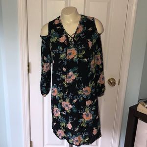 XL long sleeve/cold shoulder floral flowy dress